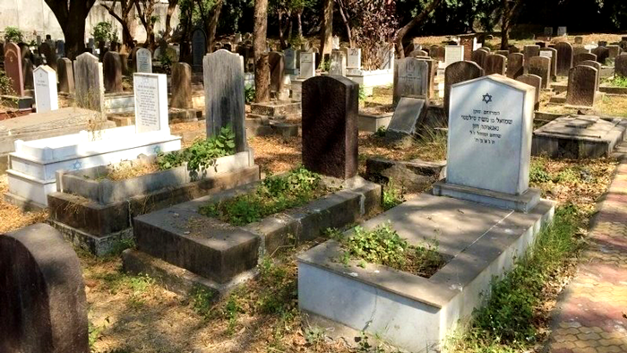 Delta State: Monarch Raises Alarm over Disturbing Cemetery Invasions - ioiNEWS.org